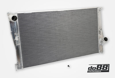 do88 07-13 BMW 135i/335i N54/N55 (E82/E88/E9X) Manual Radiator