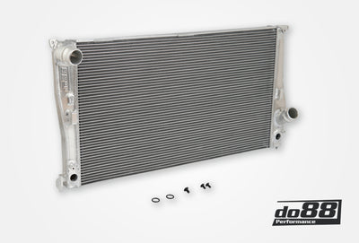 do88 07-13 BMW 135i/335i N54/N55 (E82/E88/E9X) Automatic Radiator
