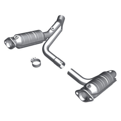 MagnaFlow Direct Fit Catalytic Converter RAIDER- 2006 8 4.7L OEM