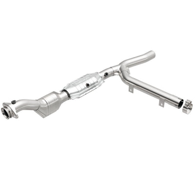 MagnaFlow Direct Fit Catalytic Converter 97-98 Ford Trucks 4.6L
