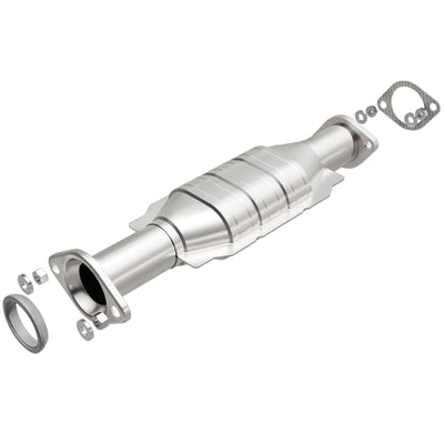 MagnaFlow Direct Fit Catalytic Converter 01-02 Montero 3.5L Rear