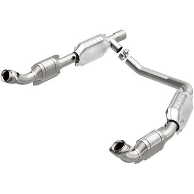 MagnaFlow Direct Fit Catalytic Converter Ford E350 Van 06 5.4L OEM