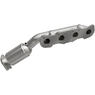 MagnaFlow Direct Fit Catalytic Converter 12-16 Hyundai Equus V8 5.0L Manifold
