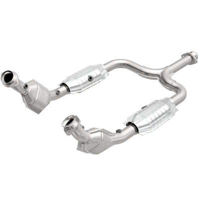 MagnaFlow Direct Fit Catalytic Converter 99-01 Ford Mustang 3.8L