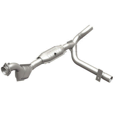 MagnaFlow Direct Fit Catalytic Converter 01 Ford Trucks 4.6L