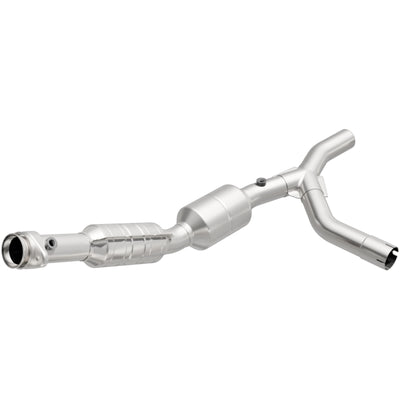 MagnaFlow Direct Fit Catalytic Converter 05-07 Ford E150 4.6L Passenger Side