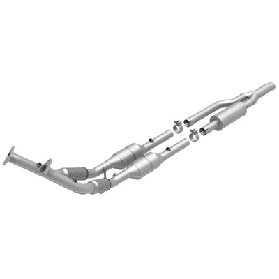 MagnaFlow Direct Fit Catalytic Converter 06- Audi A3 Quattro 3.2L