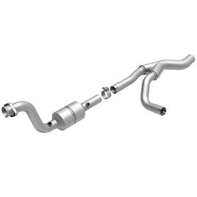 MagnaFlow Direct Fit Catalytic Converter 04-06 Dodge Durango 5.7L Passenger Side