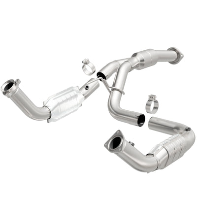 MagnaFlow Direct Fit Catalytic Converter 11-13 Chev Silverado 2500 HD/3500 HD 6.0L